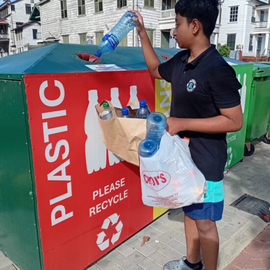 ♻️ Recyclen in Suriname – Samen maken we onze wereld schoner!